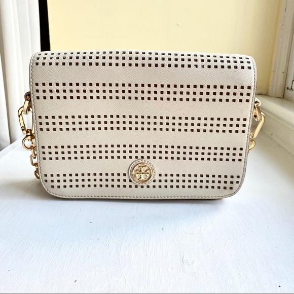 ❌SOLD❌ Tory Burch perforated cross body bag - Picture 3 of 7